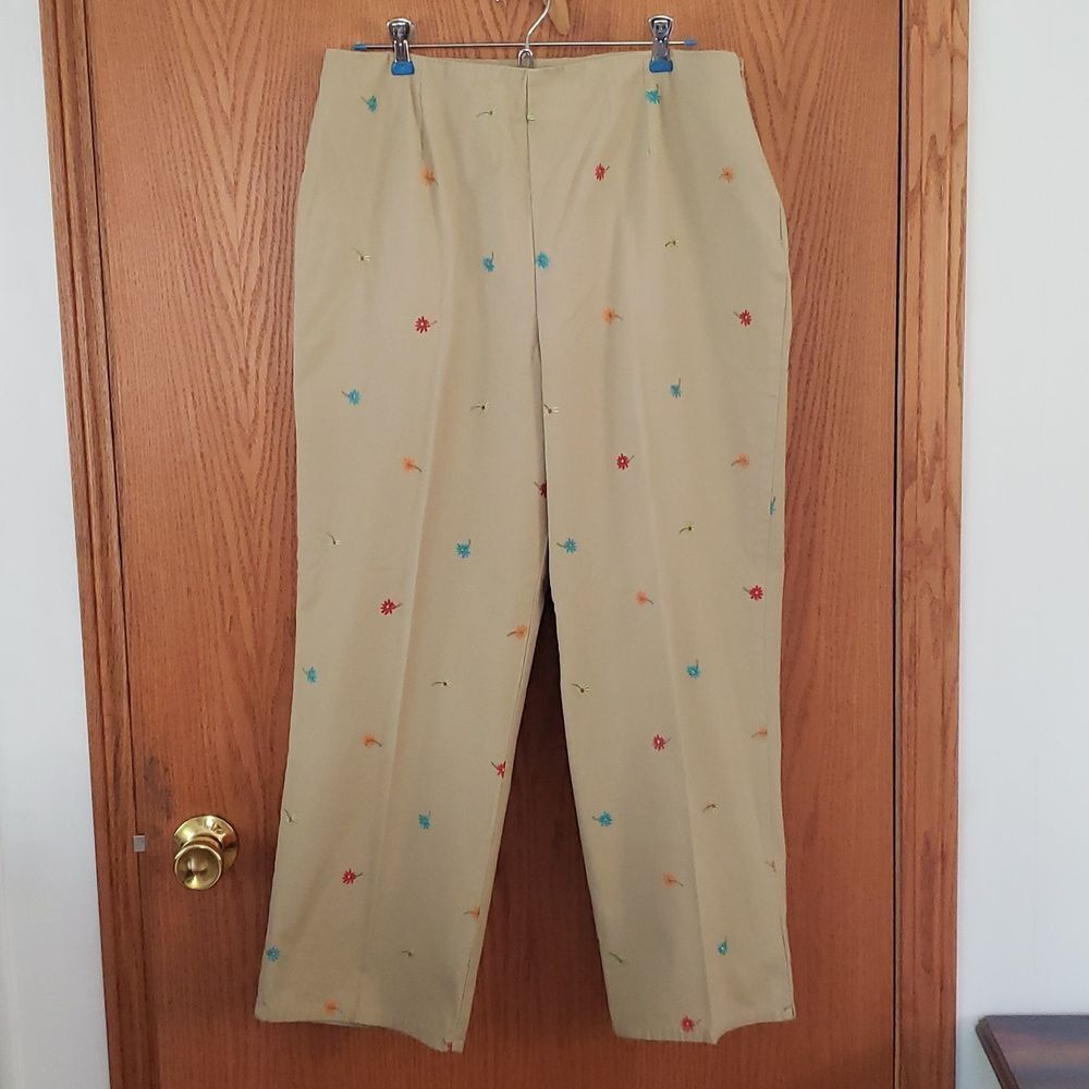 Pretty Olive Green Floral Embroidered Pants Sz 14